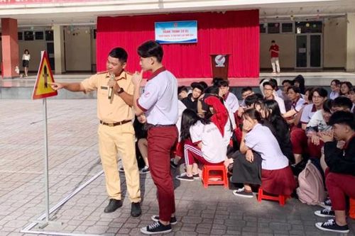 Đổi mới cách tuyên truyền an toàn giao thông trong trường học