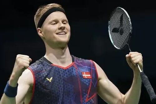 Anders Antonsen giành quyền vào tứ kết
