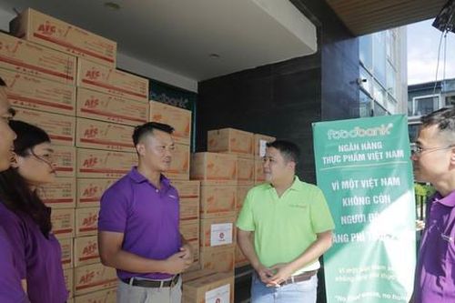Lan tỏa tinh thần sẻ chia, Mondelez Kinh Đô mang Trung thu đến với hàng nghìn trẻ em và hỗ trợ thực phẩm cho đồng bào vùng bão lũ