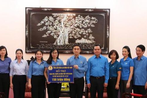 Hỗ trợ bước đầu cho người lao động Tuyên Quang bị ảnh hưởng bởi bão lũ 150 triệu đồng