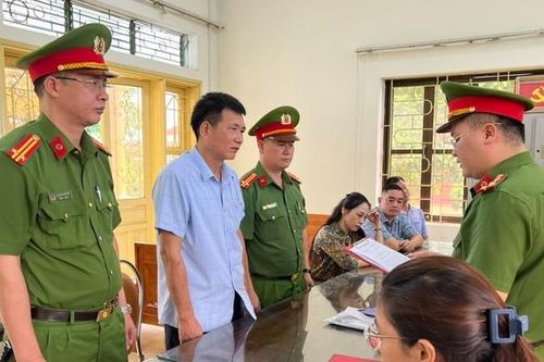 Bắt nguyên Phó Chủ tịch xã ở Hà Giang vì lập hồ sơ cấp sổ đỏ cho vợ