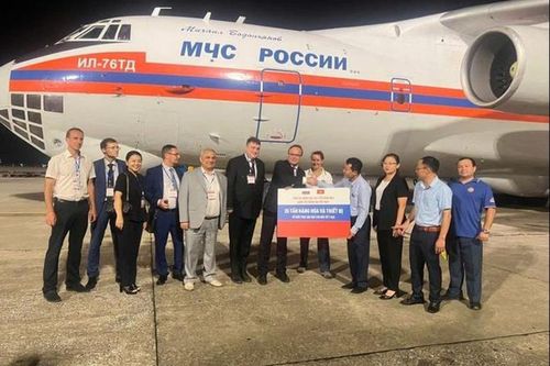 Chuyên cơ chở 35 tấn hàng viện trợ của Liên Bang Nga đã đến Việt Nam