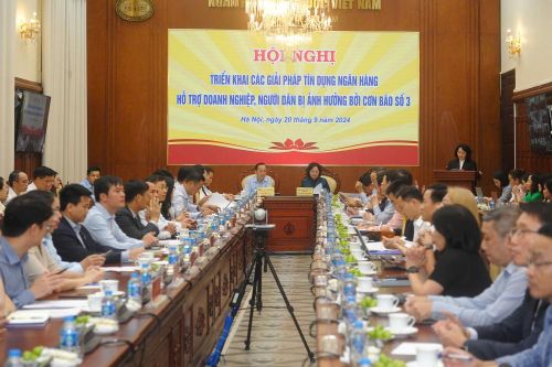 Hỗ trợ khách hàng ảnh hưởng bão, lũ: 17 ngân hàng cam kết giảm lãi vay, Phó Thống đốc yêu cầu 'đã nói phải làm'