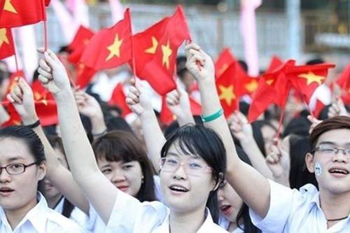 Không đủ kiến thức và bản lĩnh, người trẻ sẽ bị mạng xã hội 'nhấn chìm'