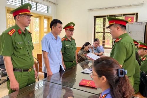 Khởi tố, bắt tạm giam nguyên Phó Chủ tịch xã lập khống hồ sơ
