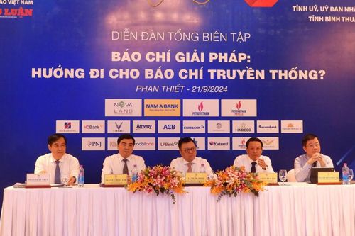 Diễn đàn Tổng Biên tập 2024: Hướng đi nào cho báo chí truyền thống?