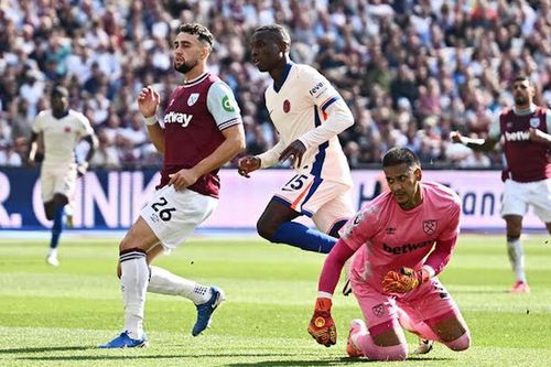 Tiền đạo từng bị gọi là 'chân gỗ' lập cú đúp, Chelsea thắng đậm trong trận derby London