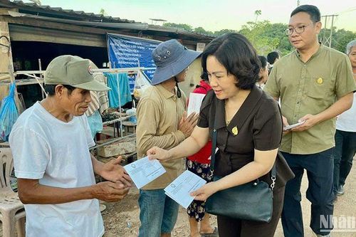 Hỗ trợ 500 hộ gia đình người dân tỉnh Luang Namtha của Lào khắc phục thiệt hại của bão Yagi