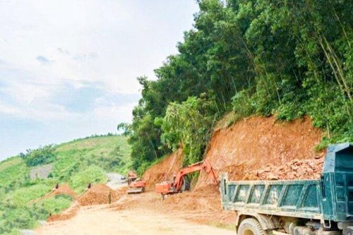 Khắc phục sạt lở, thông đường Hồ Chí Minh qua Thái Nguyên
