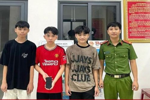 Hoan hô 3 học sinh không tham của rơi