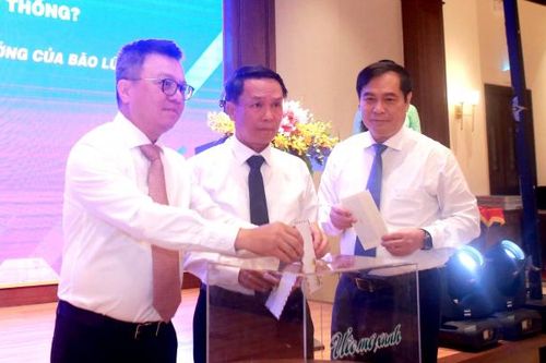 Quyên góp quỹ 'Ước mơ Xanh' ủng hộ đồng bào chịu thiệt hại của bão lũ