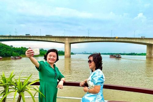 'Đánh thức' tiềm năng du lịch đường sông tại Việt Nam