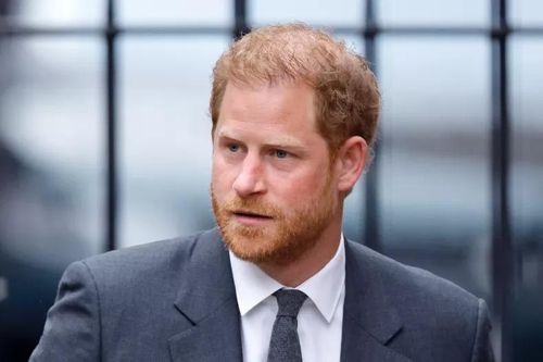 Harry không đáp lại Vua Charles