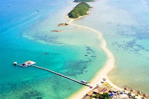 Con đường cát đi bộ trên biển dài nhất Việt Nam nằm ở đâu?