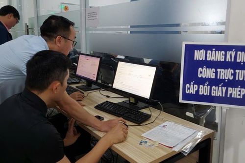 Ninh Bình khuyến khích người dân sử dụng dịch vụ công trực tuyến