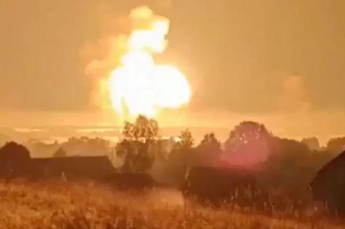 Lực lượng Ukraine tấn công hai kho vũ khí quân sự bên trong lãnh thổ Nga