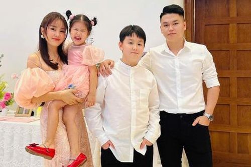 Cách chồng trẻ Lê Phương dạy con: Mềm mỏng lại cứng rắn, thưởng phạt phân minh
