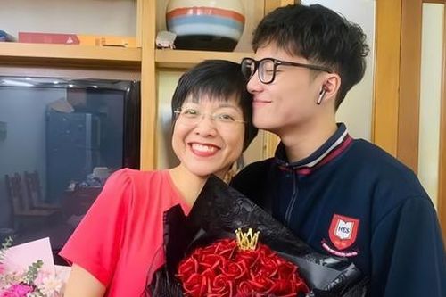 MC Thảo Vân xúc động về món quà của con trai, ý nghĩa phía sau khiến nhiều người rưng rưng