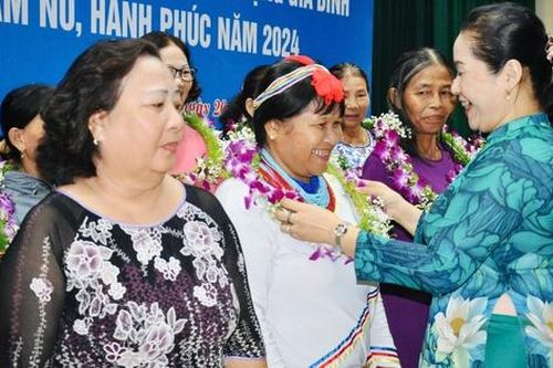 Quảng Ngãi: Biểu dương 30 phụ nữ cao tuổi tiêu biểu