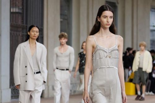 Onitsuka Tiger ra mắt bộ sưu tập Xuân/Hè 2025 tại Milan Fashion Week