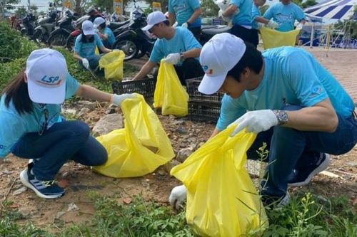 TP. Vũng Tàu: LSP cùng người dân xã đảo Long Sơn thu gom rác thải