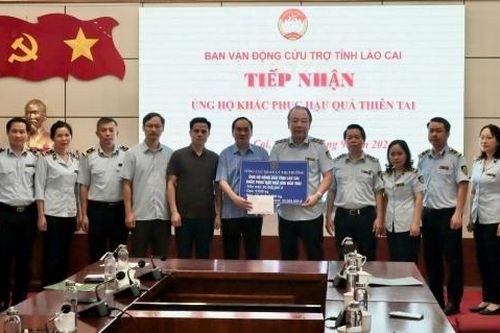 Đoàn công tác Tổng cục Quản lý thị trường đến với vùng lũ quét Yên bái, Lào Cai