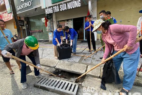 Quận Thanh Khê đồng loạt ra quân khơi thông hệ thống thoát nước