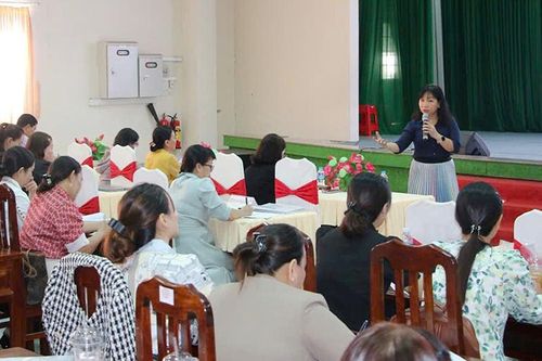 Đảm bảo chất lượng, số lượng cán bộ quản lý và giáo viên đạt chuẩn