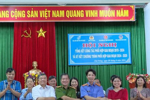 4 cơ quan huyện Chư Prông ký kết chương trình phối hợp bảo vệ phụ nữ và trẻ em gái