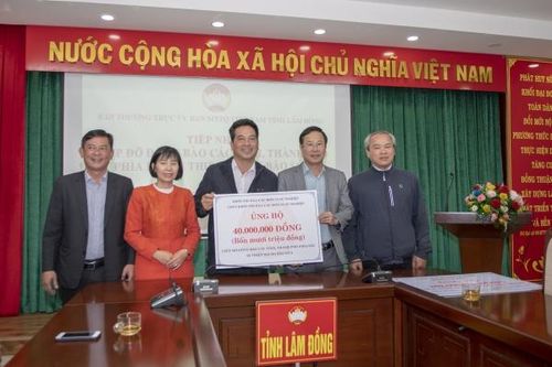 Công đoàn cơ sở Khối thi đua các đơn vị sự nghiệp ủng hộ 40 triệu đồng giúp đỡ đồng bào phía Bắc