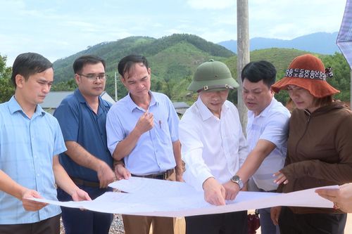 Di chuyển các hộ dân ra khỏi vùng thiên tai nguy hiểm