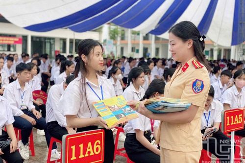 Trên 2.800 học sinh được tuyên truyền pháp luật về giao thông đường bộ