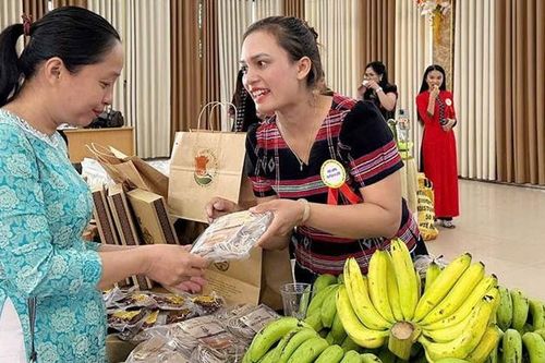 'Lên đời' cho thương hiệu chuối già lùn A Lưới