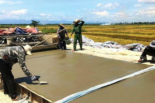 Giảm nghèo để lên thị xã
