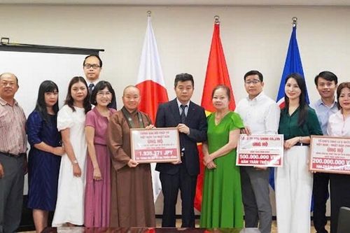 Hội Phật tử Việt Nam tại Nhật Bản góp 333 triệu đồng hướng về đồng bào bị thiệt hại do bão Yagi