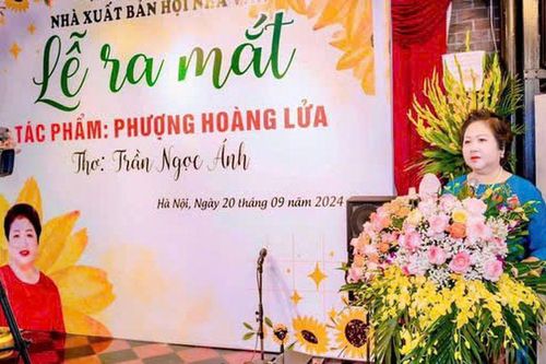 Lễ ra mắt tập thơ 'Phượng Hoàng Lửa'