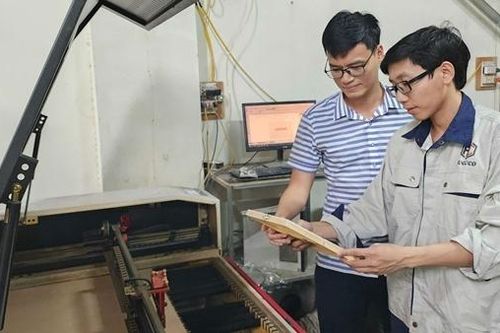 Cựu sinh viên Bách Khoa khởi nghiệp với đồ chơi gỗ 'Made in Vietnam'