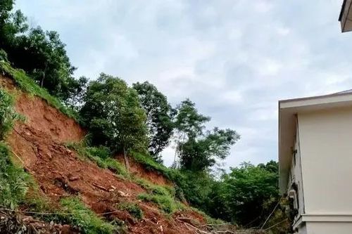 Cần di dời khẩn cấp hàng chục trường học tại Lào Cai
