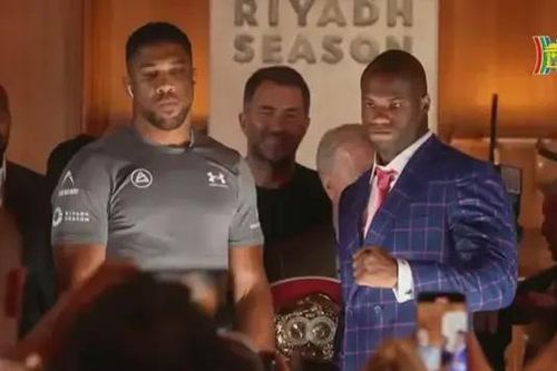 Dubois và Joshua chuẩn bị cho trận chiến hạng nặng tại Wembley