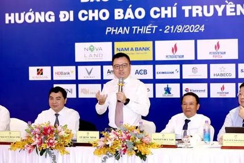 Tìm giải pháp, hướng đi cho báo chí truyền thống