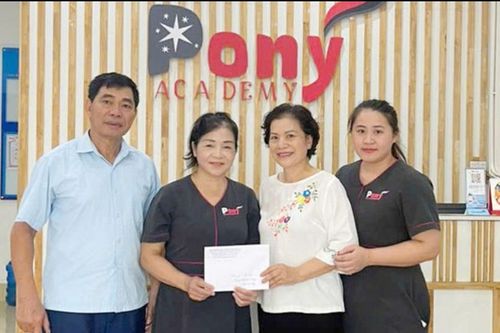Trao 20 triệu đồng hỗ trợ các cơ sở giáo dục bị thiệt hại do mưa lũ tại Tuyên Quang