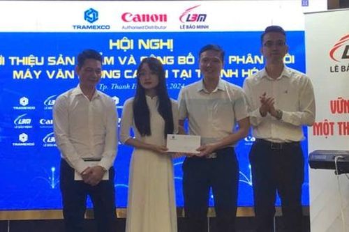 Tramexco Thanh Hóa trao học bổng cho sinh viên và ủng hộ xây dựng nhà đại đoàn kết