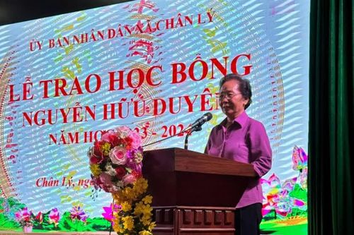 Lễ trao học bổng Nguyễn Hữu Duyên năm học 2023-2024 tại Hà Nam