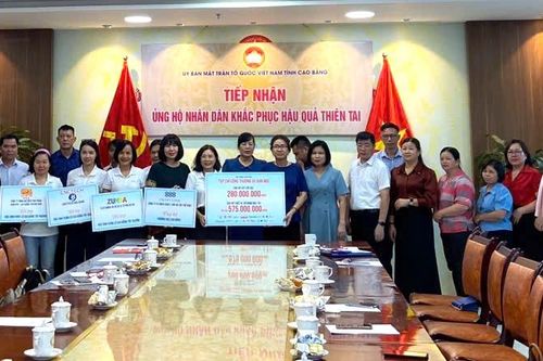 Tạp chí Công thương và bạn đọc hỗ trợ học sinh vùng lũ Cao Bằng