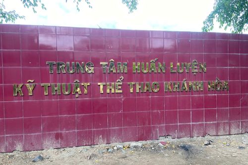 HLV ăn chặn tiền của cầu thủ: UBND Khánh Hòa chỉ đạo thanh tra toàn diện