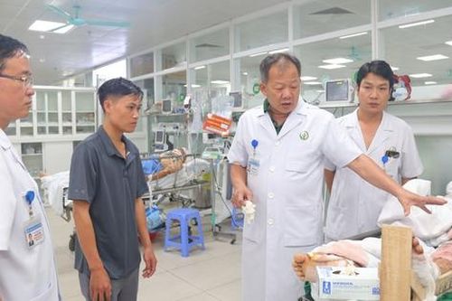Một nạn nhân nữa vụ lũ quét Làng Nủ không qua khỏi dù thầy thuốc nỗ lực cấp cứu
