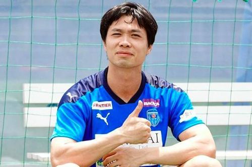 Chọn 'việc nhẹ lương cao', Công Phượng tự an bài sự nghiệp?