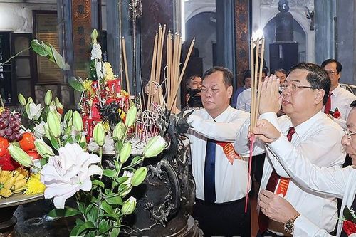 Nam Định: Tưởng nhớ 724 năm ngày mất Anh hùng dân tộc Trần Hưng Đạo