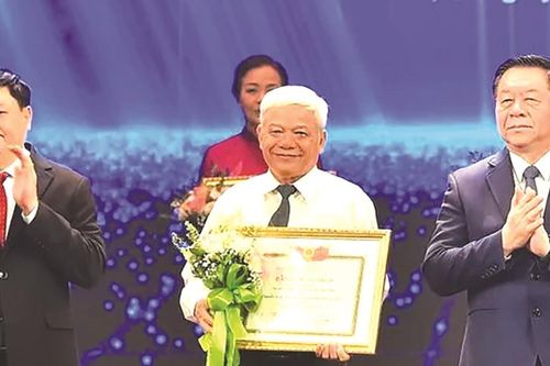 Nghiên cứu sâu sắc về 'hồn dân tộc' trong thơ Nguyễn Bính