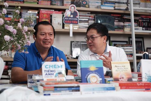 Phiên livestream thu hơn 250 triệu đồng của tác giả Hoàng Nam Tiến